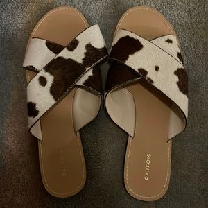 NEVER WORN - calf sandals